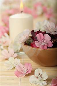 candles & flowers courtesy msn
